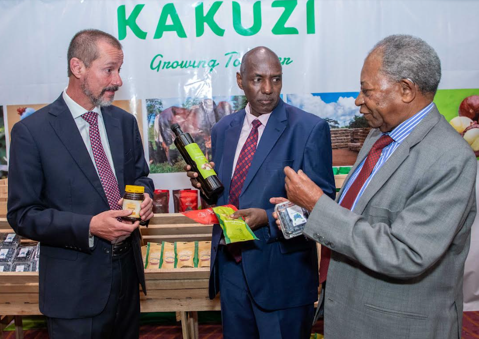 Kakuzi MD Chris Flowers, Principal Secretary Crop Development Phillip Harsama and Kakuzi Chairman Nicholas Ng'ang'a