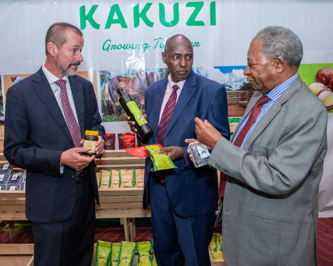 Kakuzi MD Chris Flowers, Principal Secretary Crop Development Phillip Harsama and Kakuzi Chairman Nicholas Ng'ang'a