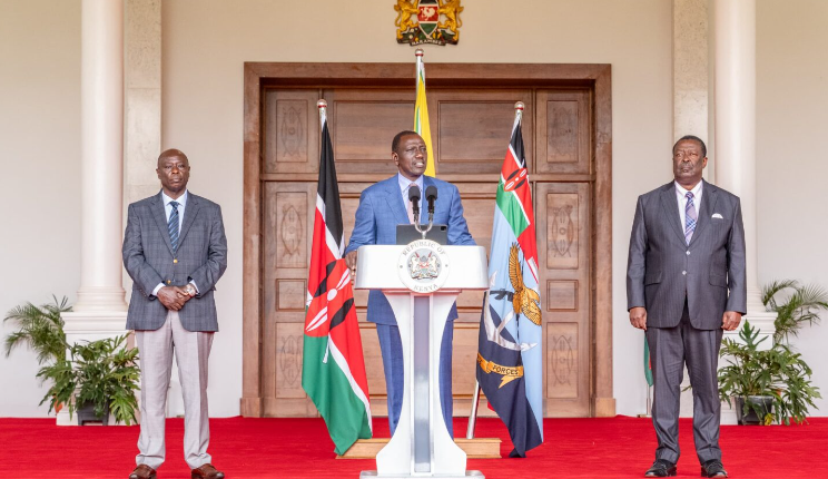 President WIlliam Ruto (C) with Deputy President Rigathi Gachagua (L) and Prime Cabinet Secretary Musalia Mudavadi (R).